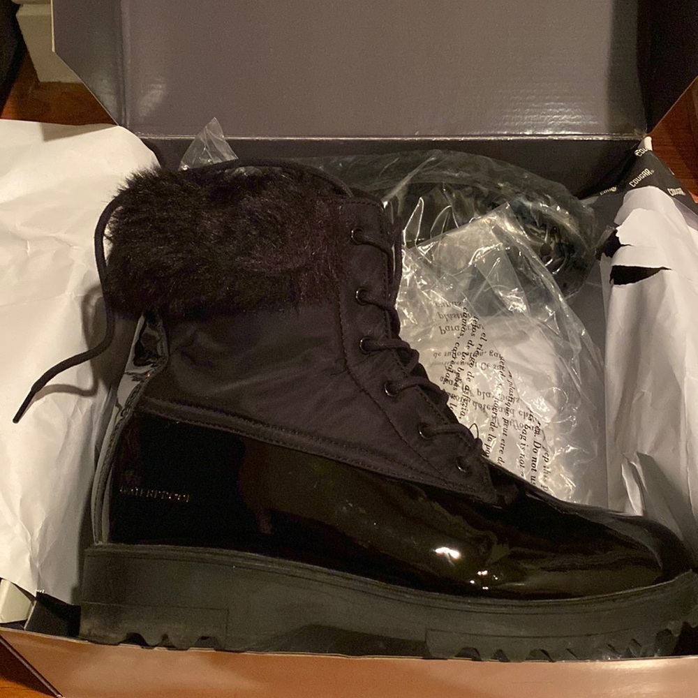 Cougar Waterproof booties black size eleven